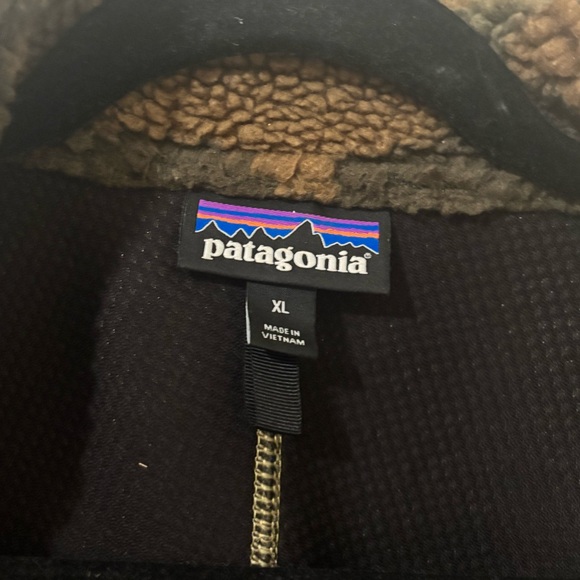 Patagonia Camo Fleece Jacket - Picture 4 of 7